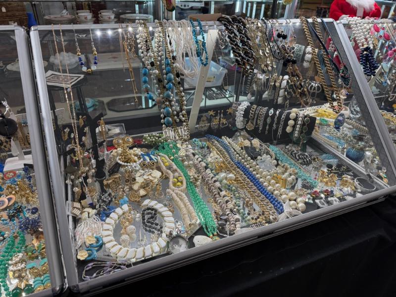 Sale Photo Thumbnail #11