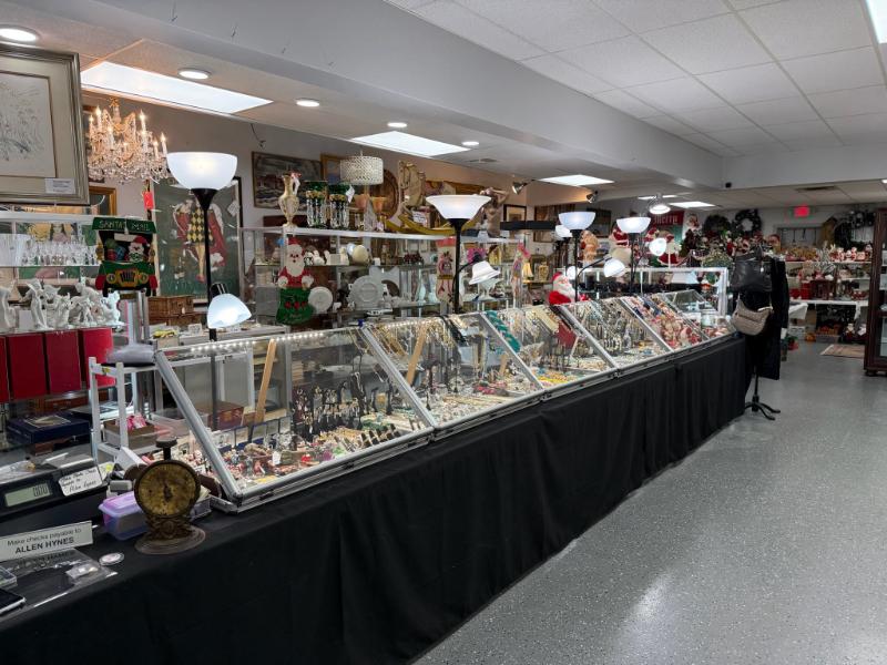 Sale Photo Thumbnail #3