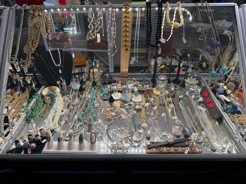 Sale Photo Thumbnail #8