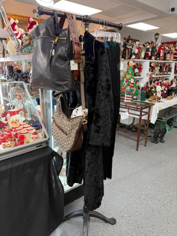 Sale Photo Thumbnail #22