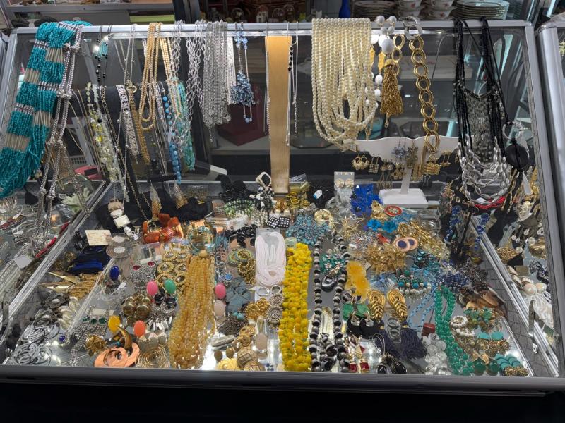 Sale Photo Thumbnail #10