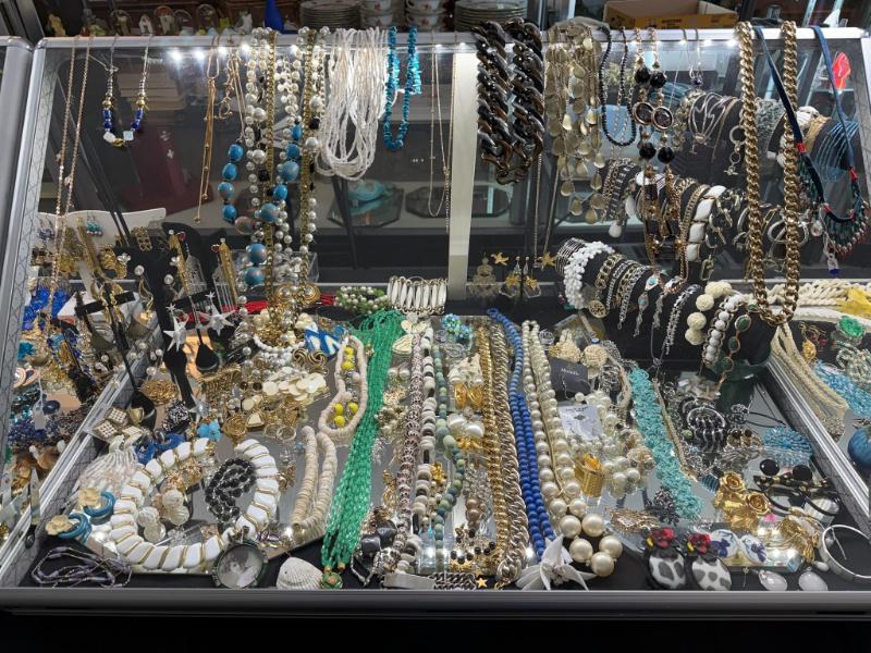 Sale Photo Thumbnail #12