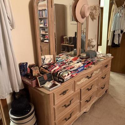 Sale Photo Thumbnail #100