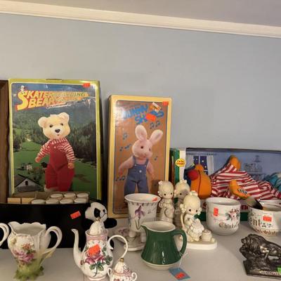 Sale Photo Thumbnail #110: Vintage toys