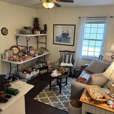 Sale Photo Thumbnail #49: Sitting room 