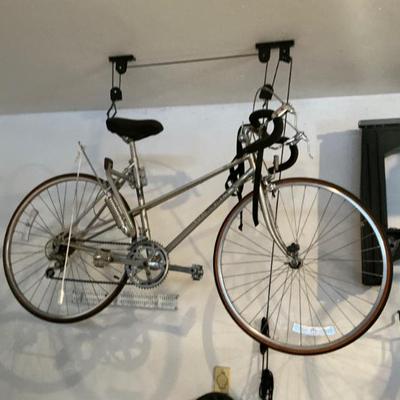 Sale Photo Thumbnail #151: Fuji bicycle