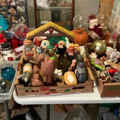 Sale Photo Thumbnail #142: Nativity set