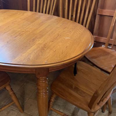 Kitchen/Dining Table and Chairs