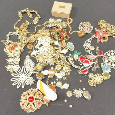 Vintage Broken Costume Jewelry 