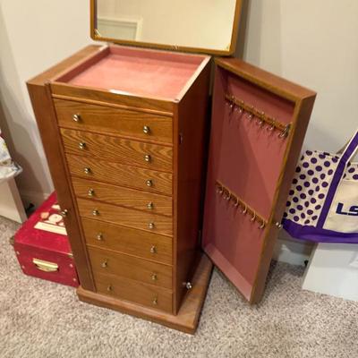 Sale Photo Thumbnail #37