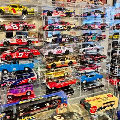 Sale Photo Thumbnail #571