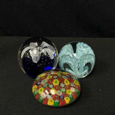 Decorative art paper weights