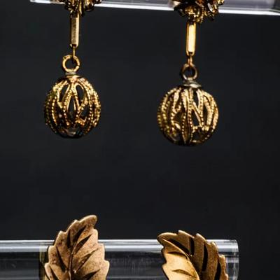 14K Gold Openwork & Leaf Earrings, plus Earring Jackets