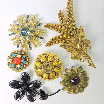 Vintage Costume Jewelry Brooches Including Freirich, MacPherson-Roubaud Co.