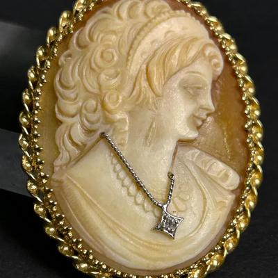 14K Gold Shell Cameo with Diamond Accent Brooch / Pendant