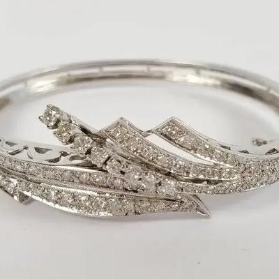 14K White Gold Diamond Hinged Bangle Bracelet
