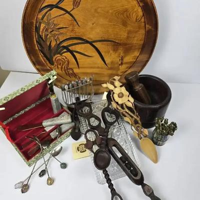 International Wood & Stone Kitchen