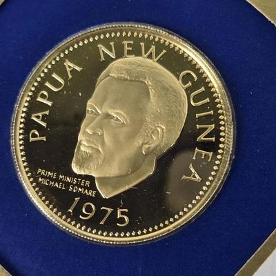 .900 Gold 1975 Papua New Guinea 100 Kina Coin With COA