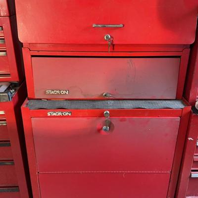 Stack-On Rolling Tool Chest With Keys