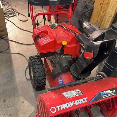 Troy-Bilt Storm 8526 Snowblower
