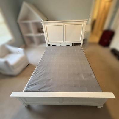 Sale Photo Thumbnail #137