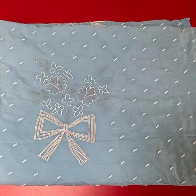 Vintage Blue Chenille Bedspread – Embroidered Floral & Bow Design with Tufted Dots
