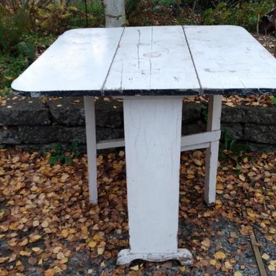Farmhouse Dropleaf Gateleg Table 1940s