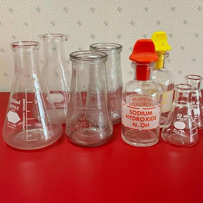 Erlenmeyer Flasks/ "Perfection Urine Specimen Bottle/Others