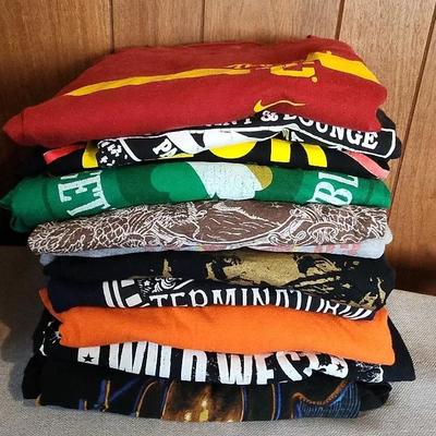 SZ 2XL Graphic T-Shirts 