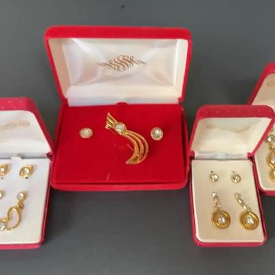 Boxed Jewelry Sets 