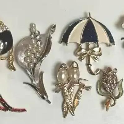Umbrella, Floral & Other Character Pins 