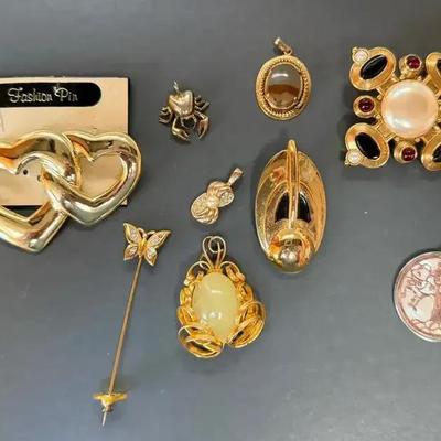 Gold Tone Fashion Jewelry 