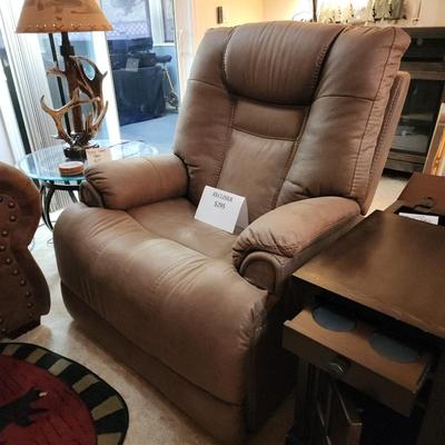 Sale Photo Thumbnail #7: Electric recliner
