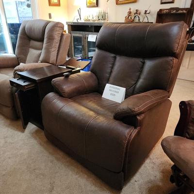 Sale Photo Thumbnail #6: Electric recliner