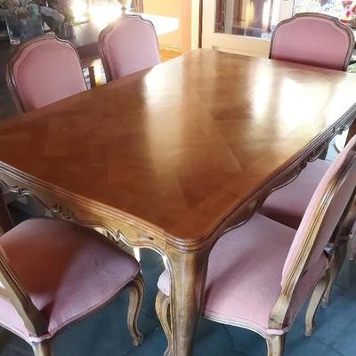 LOUIS XV CHERRY WOOD DINING TABLE WITH CHAIRS 