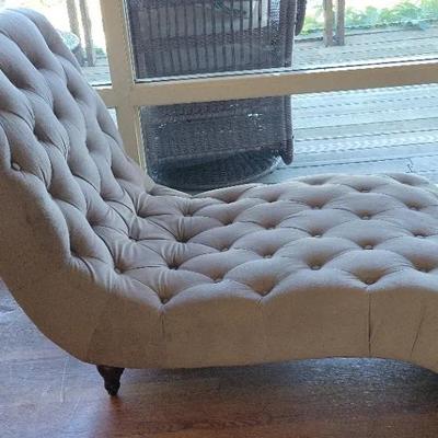 STYLISH CHAISE LOUNGE 