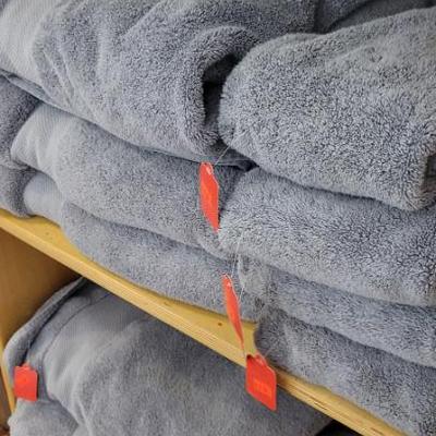 Sale Photo Thumbnail #129: Frontgate Bath Towels 