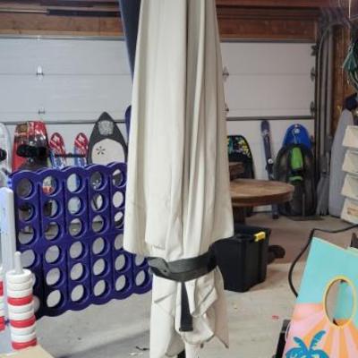 Sale Photo Thumbnail #298: Very Large Patio Umbrella 