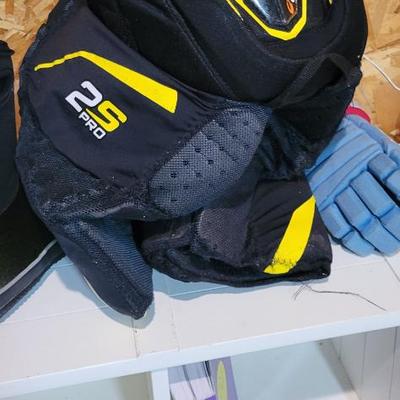 Sale Photo Thumbnail #207: Bauer Hockey Girdle