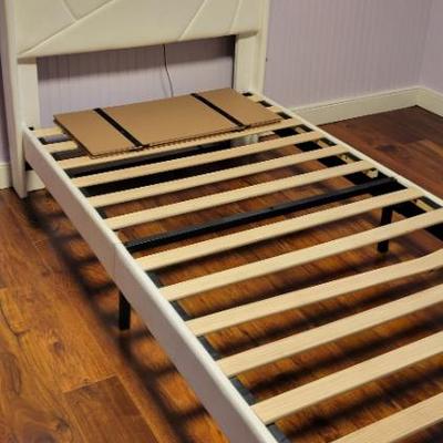 Sale Photo Thumbnail #140: Single Bed with Built in Outlet