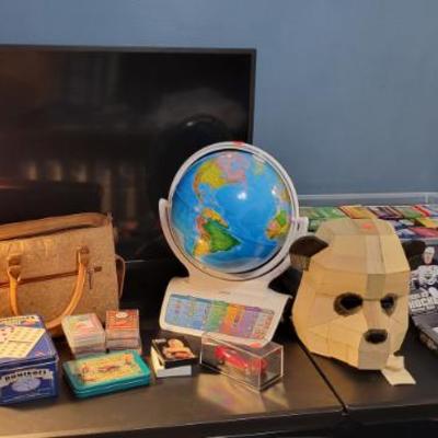 Sale Photo Thumbnail #63: TV - Cork Bag - Globe and Hocky Cards 