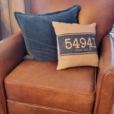 Sale Photo Thumbnail #33: Leather Recliner 