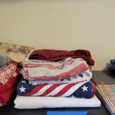 Sale Photo Thumbnail #80: Linens 