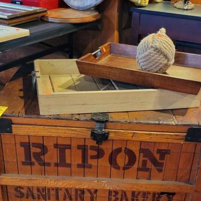 Sale Photo Thumbnail #97: Ripon Bakery Crate 