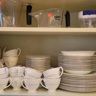 Sale Photo Thumbnail #17: Waterford China Set - Baron's- 12 Place Setting 