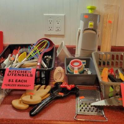 Sale Photo Thumbnail #11: Kitchenware - Pampered Chef Mandoline