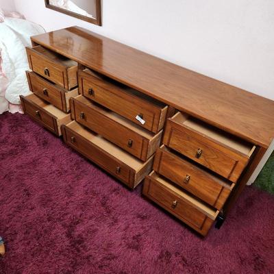 Sale Photo Thumbnail #923