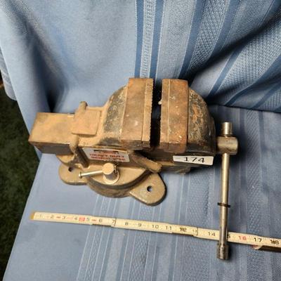 Sale Photo Thumbnail #480