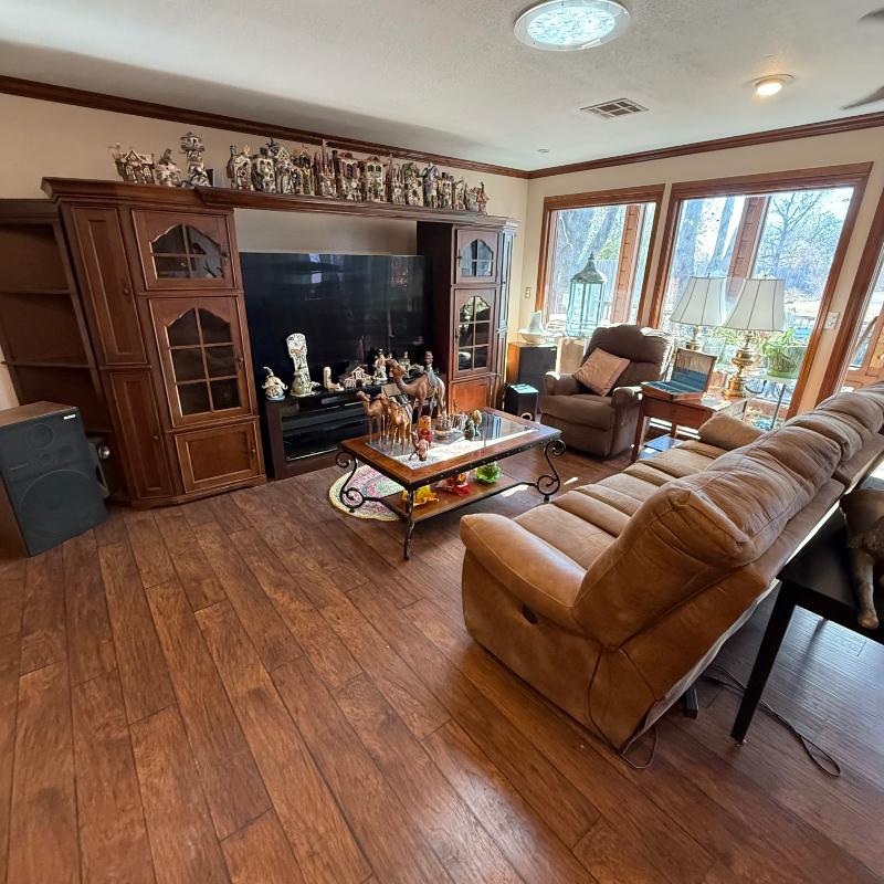 Sale Photo Thumbnail #21