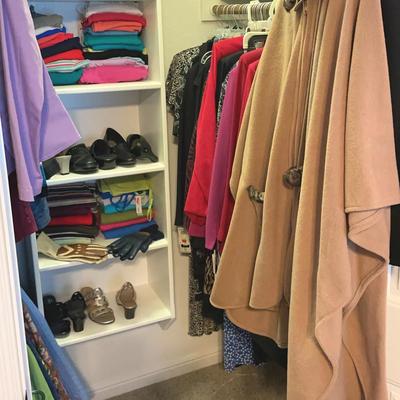 Large Lot Of Women’s Clothing & Accessories 